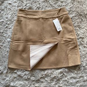 New Uniqlo Beige skirt